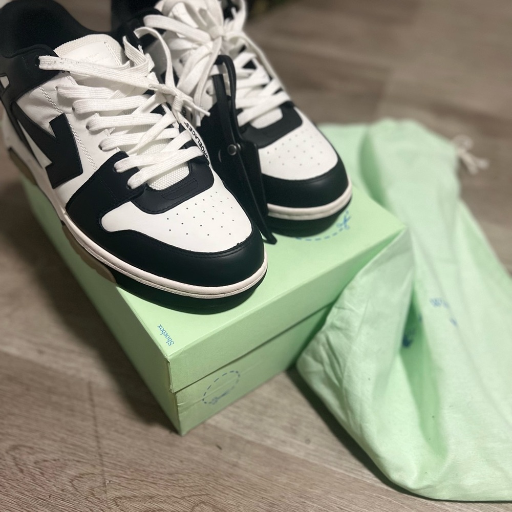 Off-White Out Of Office white/black size 11